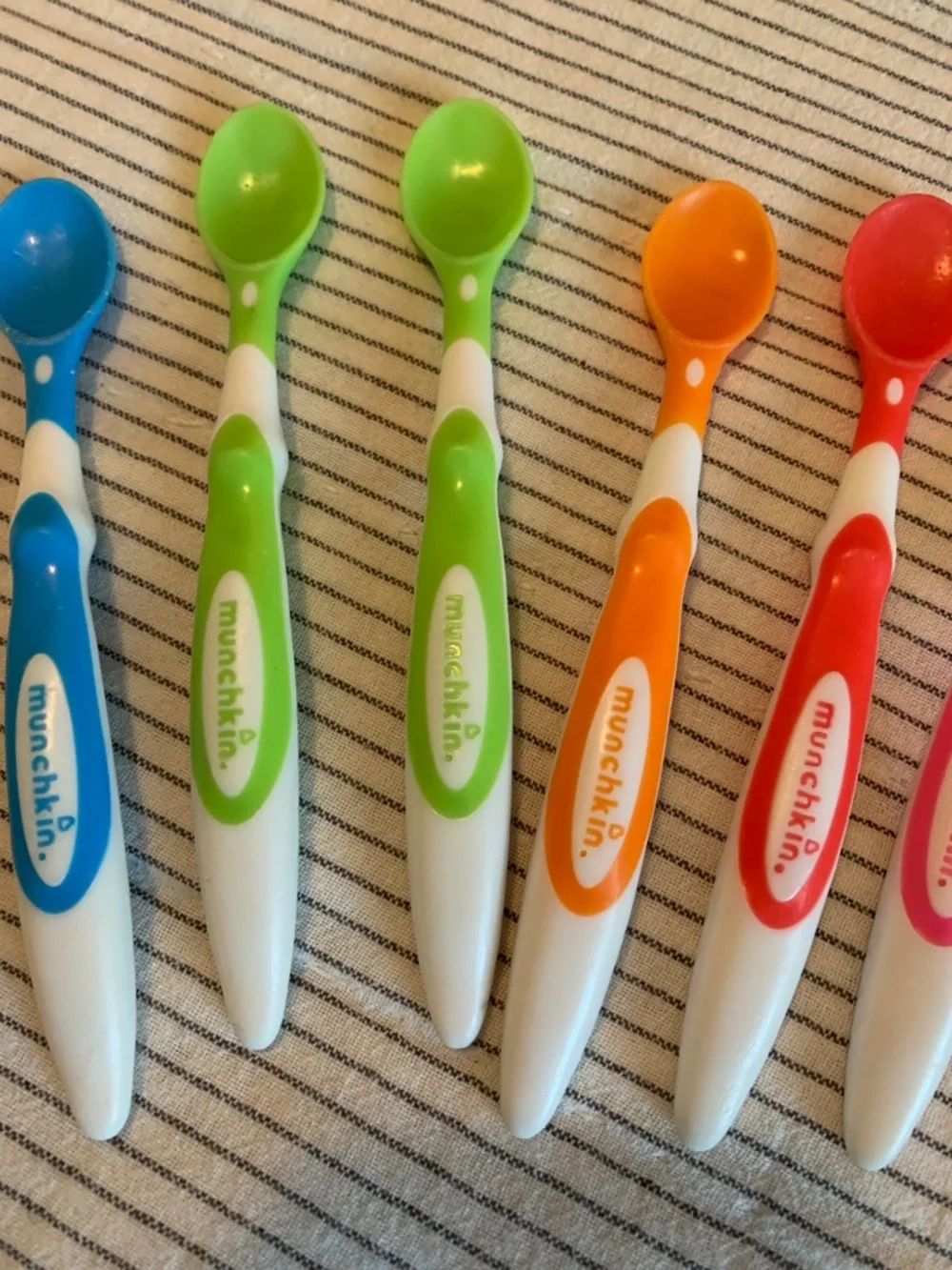 7 Munchkin Soft-Tip Infant Plastic Colored Spoons